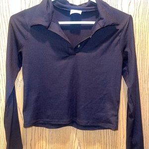 Super cute black cropped collared shirt